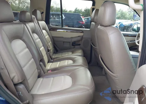 2005 Ford Explorer Eddie Bauer z USA, uszkodzony, nr VIN 1FMZU74K65UA57931